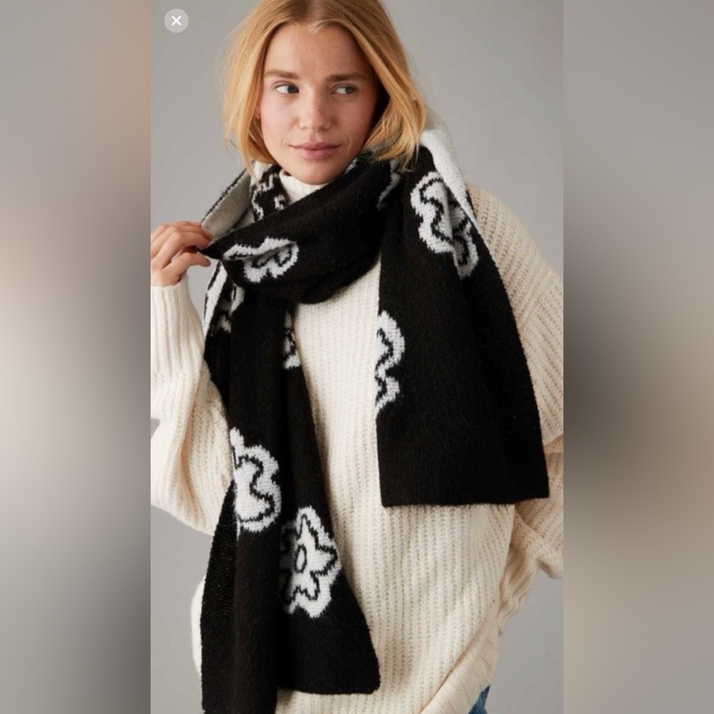 American Eagle Black and White Floral Scarf